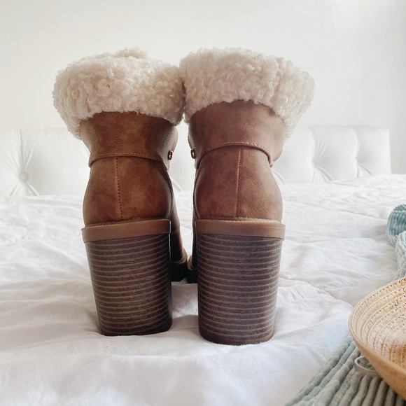 GBG Los Angeles lace up faux fur boots - Picture 6 of 13